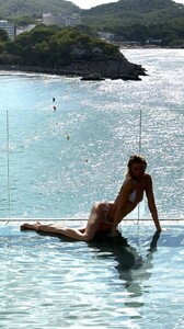 [2025.09.11] stellamaxwell_3719469869084294335.jpg