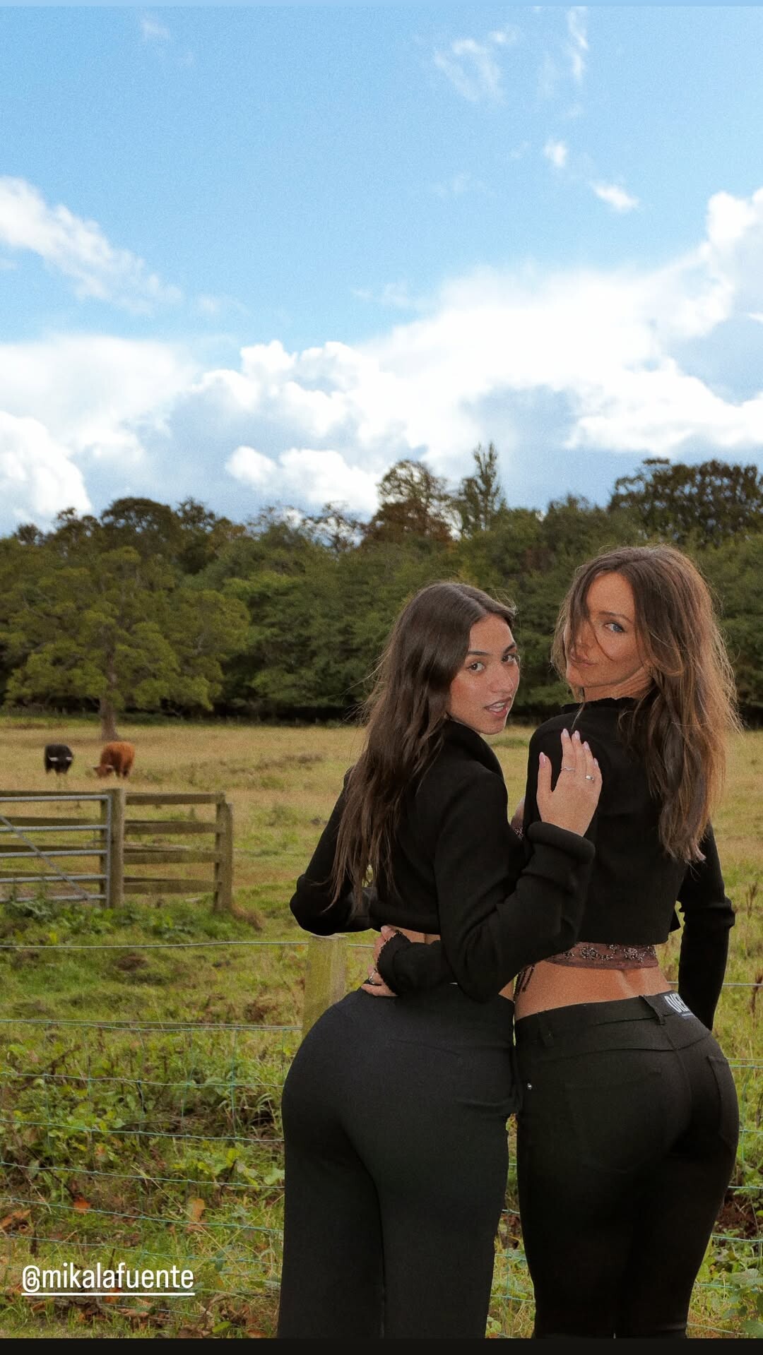 [2025.09.14] rachelc00k_3721571437200386359.jpg