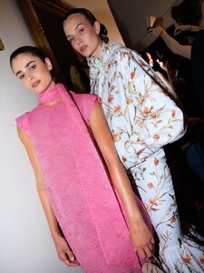 [2025.09.16] 549401254_18531833119024492_1404605482452323458_n.jpg