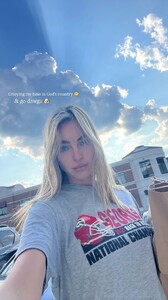 [2025.09.17] elizabethcturner_3723919282934780457.jpg