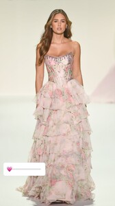 [2025.09.19] ida-sherrihill_3725491684798204758.jpg