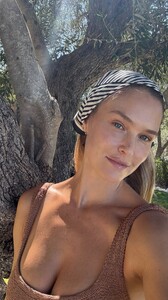 [2025.09.21] barrefaeli_3726548478848406690.jpg