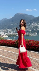 [2025.09.21] laurabarriales_3726576263831016112.jpg