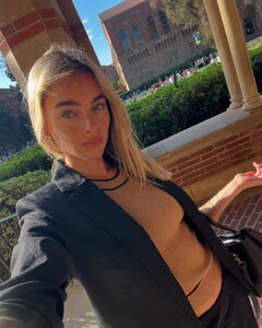 [2025.09.22] elizabethcturner_552829927_18527252500052750_3914564386474838778_n.jpg