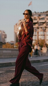 [2025.09.23] sofiaresing_3727849782141378969.jpg