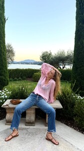 [2025.09.24] barrefaeli_3728663629328295104.jpg