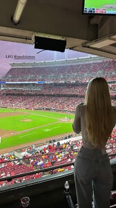 [2025.09.24] livvydunne_3729060754864688024.jpg