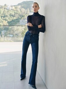 [2025.09.25] revolve_552911261_18533019760062117_4108544555195515232_n.jpg