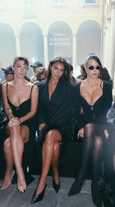 [2025.09.27] sofiaresing_3731246899584843330.jpg