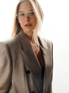 [2025.09.29] barrefaeli_554964700_18533552071041153_8542254910353172763_n.jpg