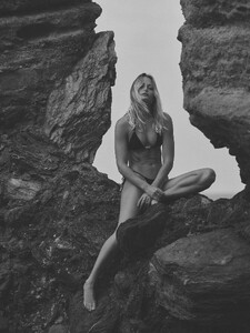 [2025.09.29] megan_samperi_557266608_18529764265022051_408181322507175265_n.jpg