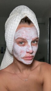 [2025.09.09] josephineskriver_3718189499705935943.jpg