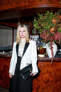 641066592_elle-fanning-coachxperfectparty-2025-09-15-1.jpg