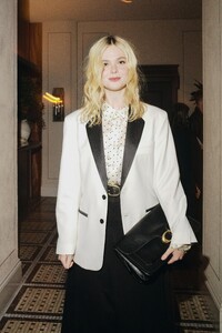 641067205_elle-fanning-coachxperfectparty-2025-09-15-8.jpg