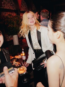 641067710_elle-fanning-coachxperfectparty-2025-09-15-16.jpg