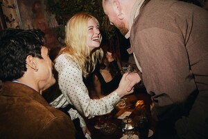 641067838_elle-fanning-coachxperfectparty-2025-09-15-18.jpg