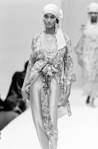 AFS-MilaSchonSpring-1990-CoutureCollection  (1).jpg