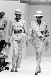 AFS-MilaSchonSpring-1990-CoutureCollection  (7).jpg