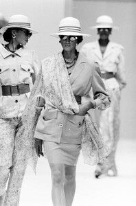 AFS-MilaSchonSpring-1990-CoutureCollection   (8).jpg