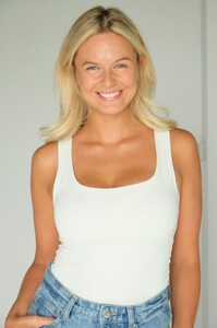 Anja W._1754403703-d917fc25cf41c35ffbdc4ad0fcfe0c2d.jpg