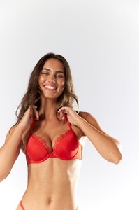 Anti-Gravity Push-Up Bra - Red (34).jpg