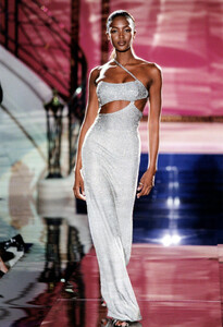 Atelier Versace FW 1996 11.jpg