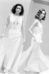 CBurt-MilaSchonSpring-1990-CoutureCollection  (1bb).jpg