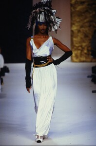 Chanel 1992 Haute Couture 47.jpg