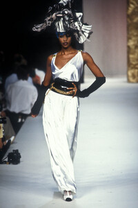 Chanel 1992 Haute Couture 48.jpg