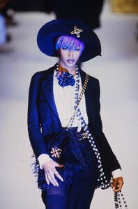 Chanel 1992 Haute Couture 6.jpg