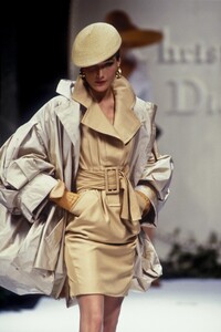 Christian Dior 1992 Haute Couture 13.jpg