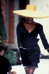 Christian Dior 1992 Haute Couture 81.jpg