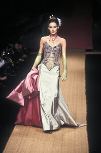 Christian Lacroix 1995 Women RTW 18.jpg