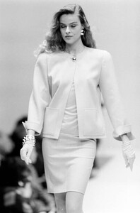 DAzzone-MilaSchonSpring-1990-CoutureCollection   (1).jpg