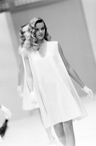 DAzzone-MilaSchonSpring-1990-CoutureCollection   (8).jpg