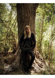 Elle España - Octubre 2025daph_page-0003.jpg