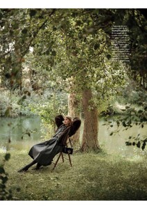 Elle España - Octubre 2025daph_page-0007.jpg