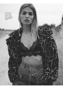 Elle España - Octubre 2025daph_page-0009.jpg