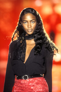 Gianni Versace 1997 Haute Couture 12.jpg