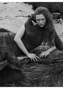 Harper's Bazaar UK 10.2025_Noor_page-0018.jpg