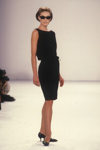 Isaac Mizrahi 1996 Women RTW 60.jpg