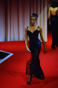 Istante 1996 Women RTW 118.jpg