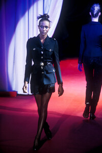 Istante 1996 Women RTW 22.jpg