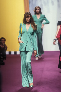 Karl Lagerfeld 1995 Women RTW 33.jpg