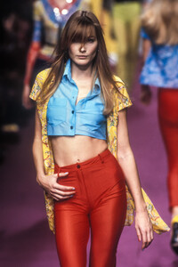 Karl Lagerfeld 1995 Women RTW 72.jpg