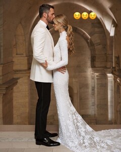 Kate Bock - TikTok Pic 04.jpg