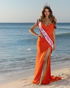 Kianna-Stephens-GW-9234w (MissSwimsuitUSA2023).jpg