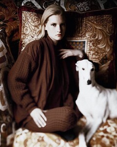 KirstenOwen_TrussardiFW1990_GiovanniGastel_04.jpg