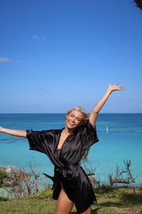 Livvy Dunne - Sports Illustrated Swimsuit [2025.09.10] Swim News.jpg