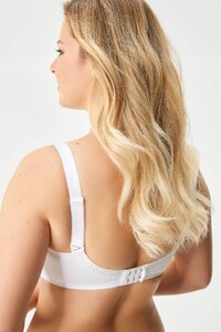 MKubiskova - astratex,cz-Zmenšující podprsenka Triumph Amourette Highle nevyztužená 10210670_28.jpg